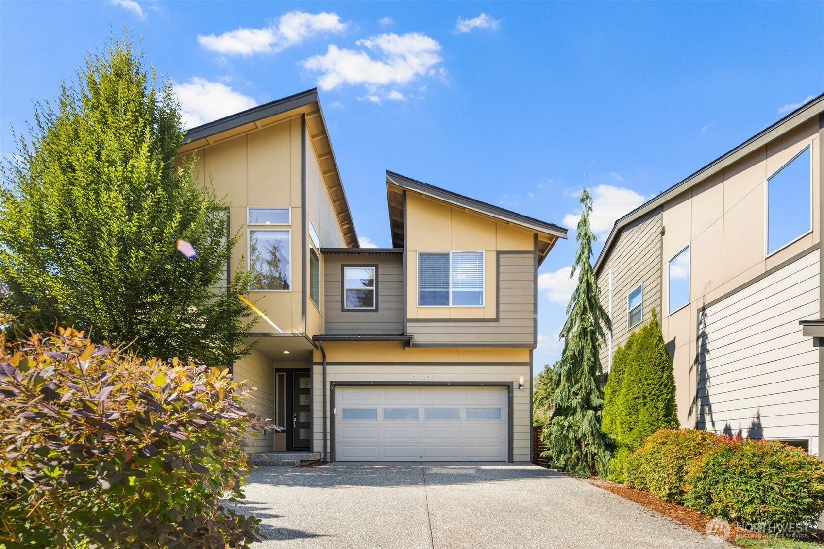 20317 58th Lane NE, Kenmore, WA 98028