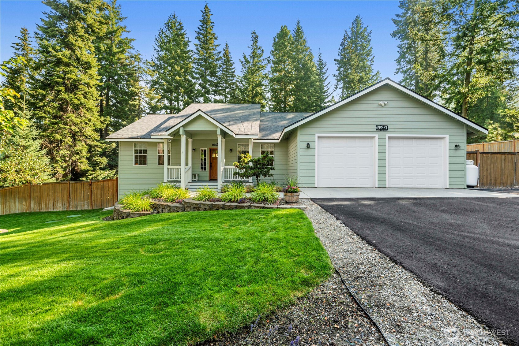 6533 Forest Ridge Dr, Wenatchee, WA 98801