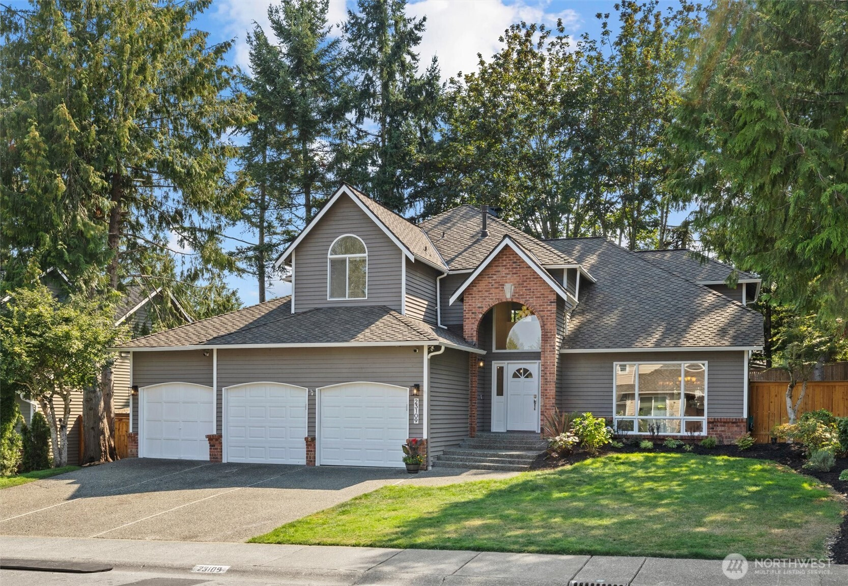 23109 NE 18th Place, Sammamish, WA 98074