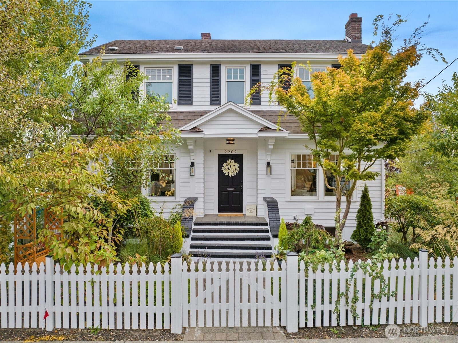 2202 5th Avenue N, Seattle, WA 98109