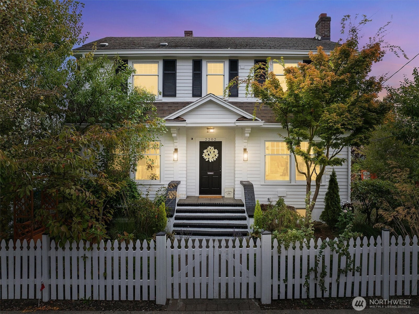 2202 5th Avenue N, Seattle, WA 98109