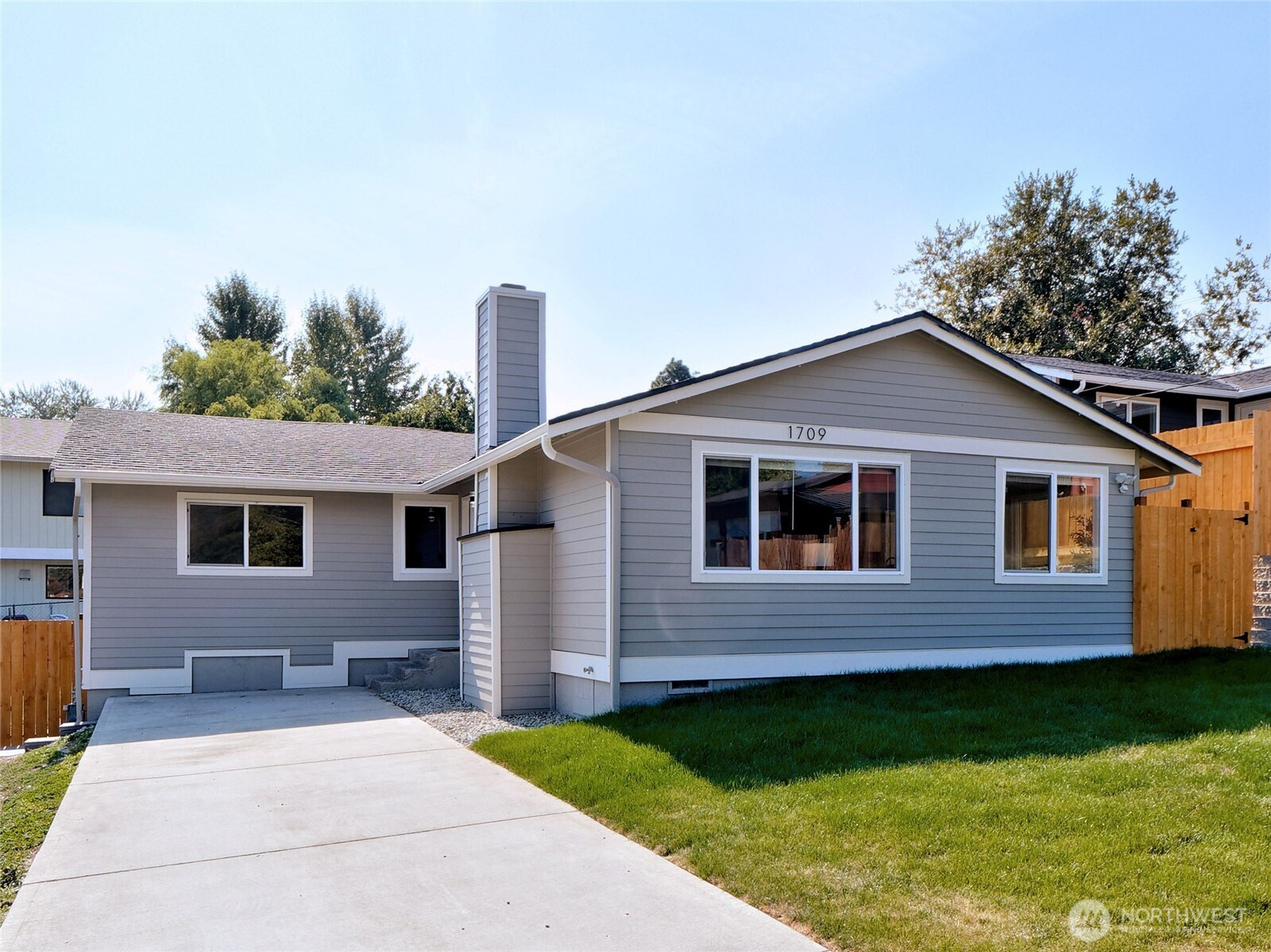 1709 SW Graham Street, Seattle, WA 98106