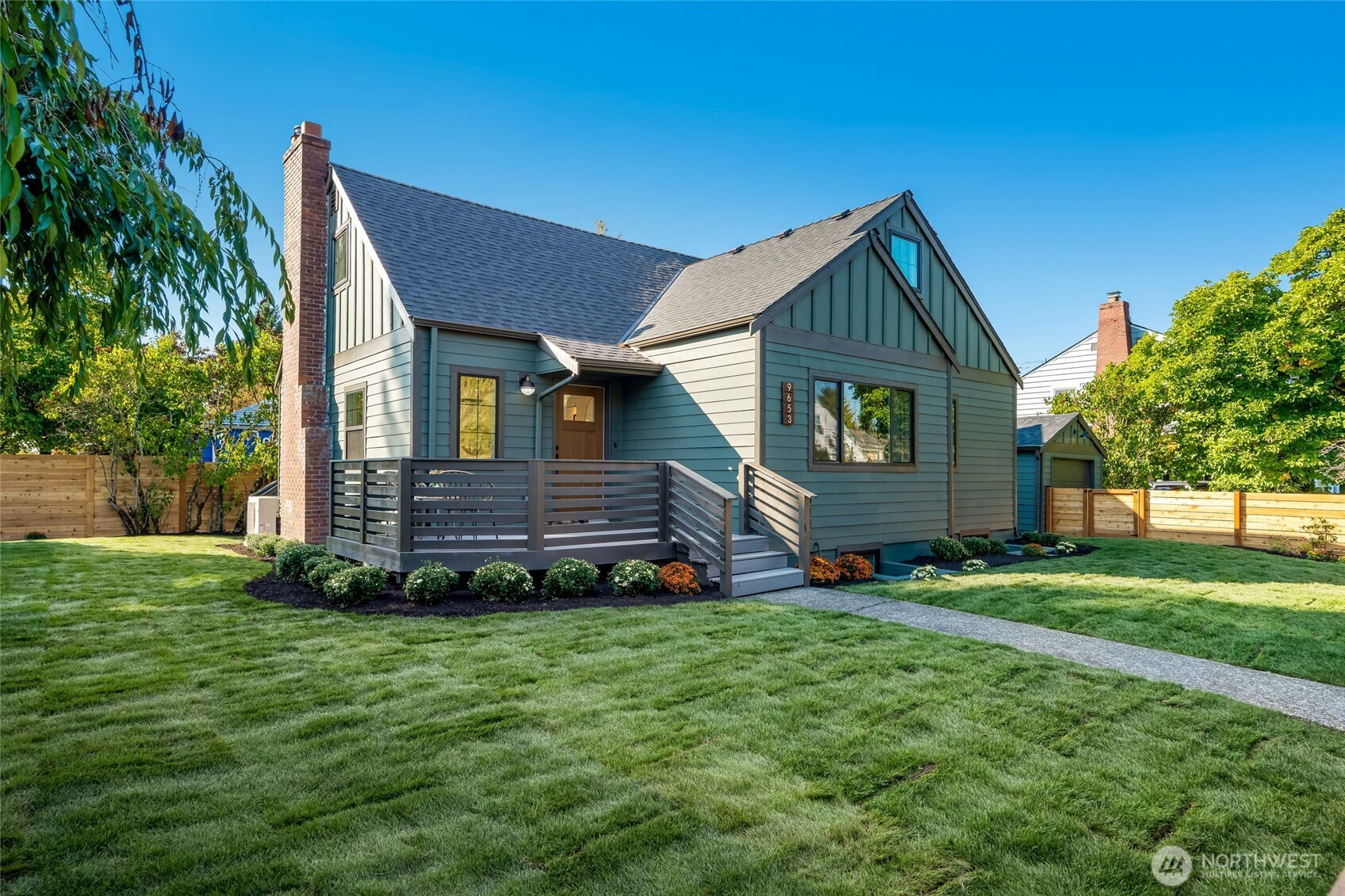 9653 7th Avenue NE, Seattle, WA 98115
