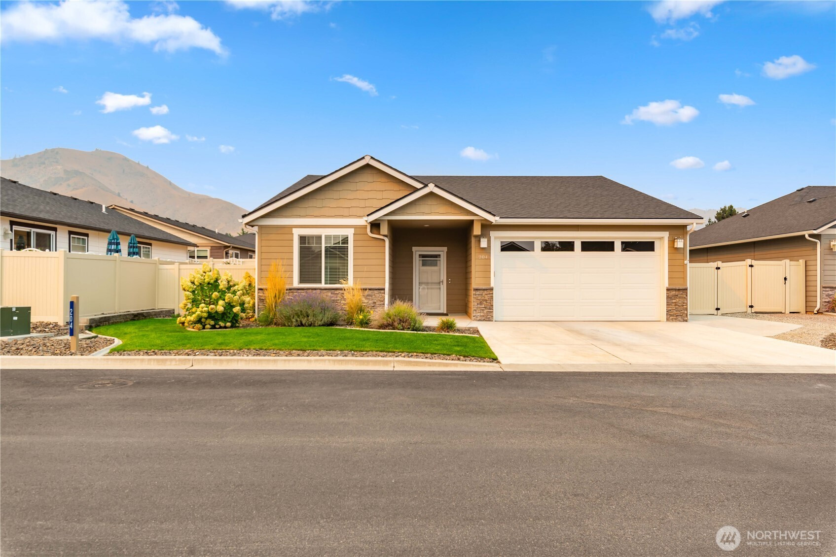 204 Pershing Circle, Wenatchee, WA 98801