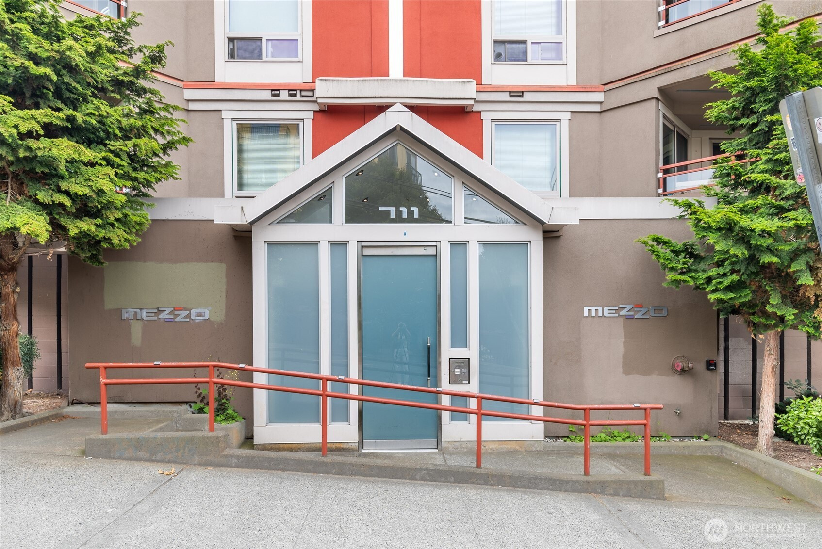 711 E Denny Way, Seattle, WA 98122