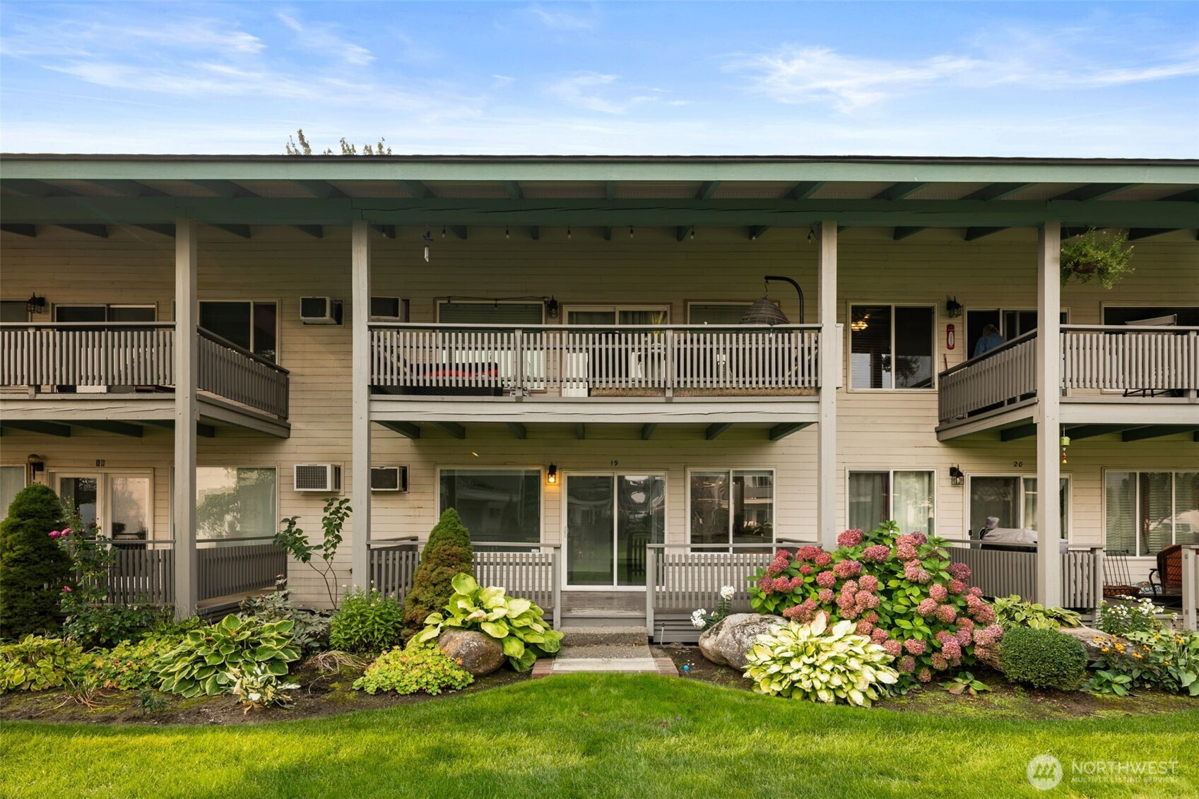 10 S Cove Ave, Wenatchee, WA 98801