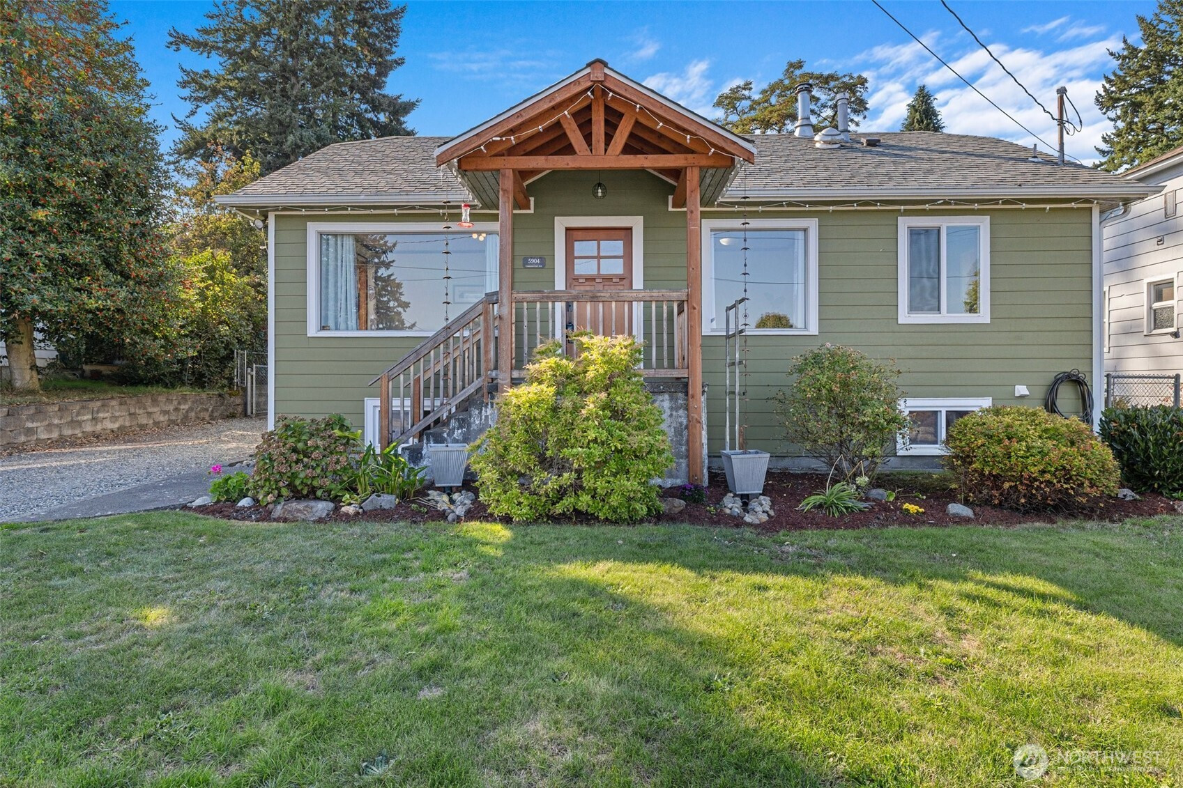 5904 Commercial Avenue, Everett, WA 98203