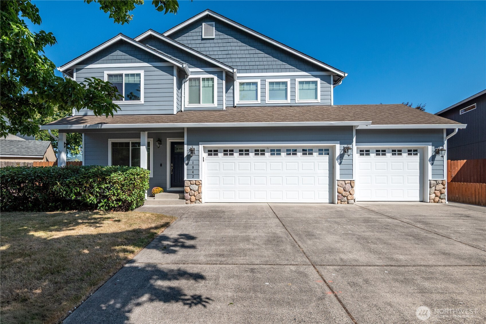 1842 Island Drive, Longview, WA 98632