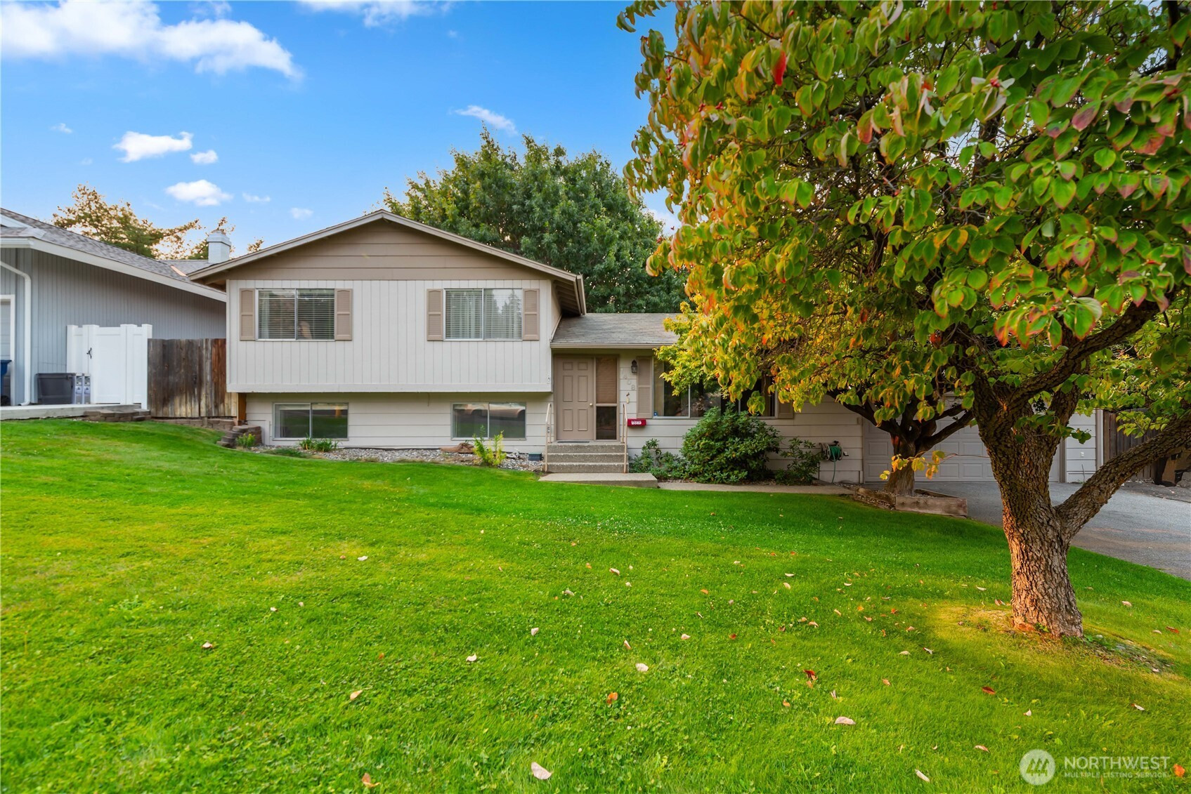 1408 Bel Air Drive, East Wenatchee, WA 98802