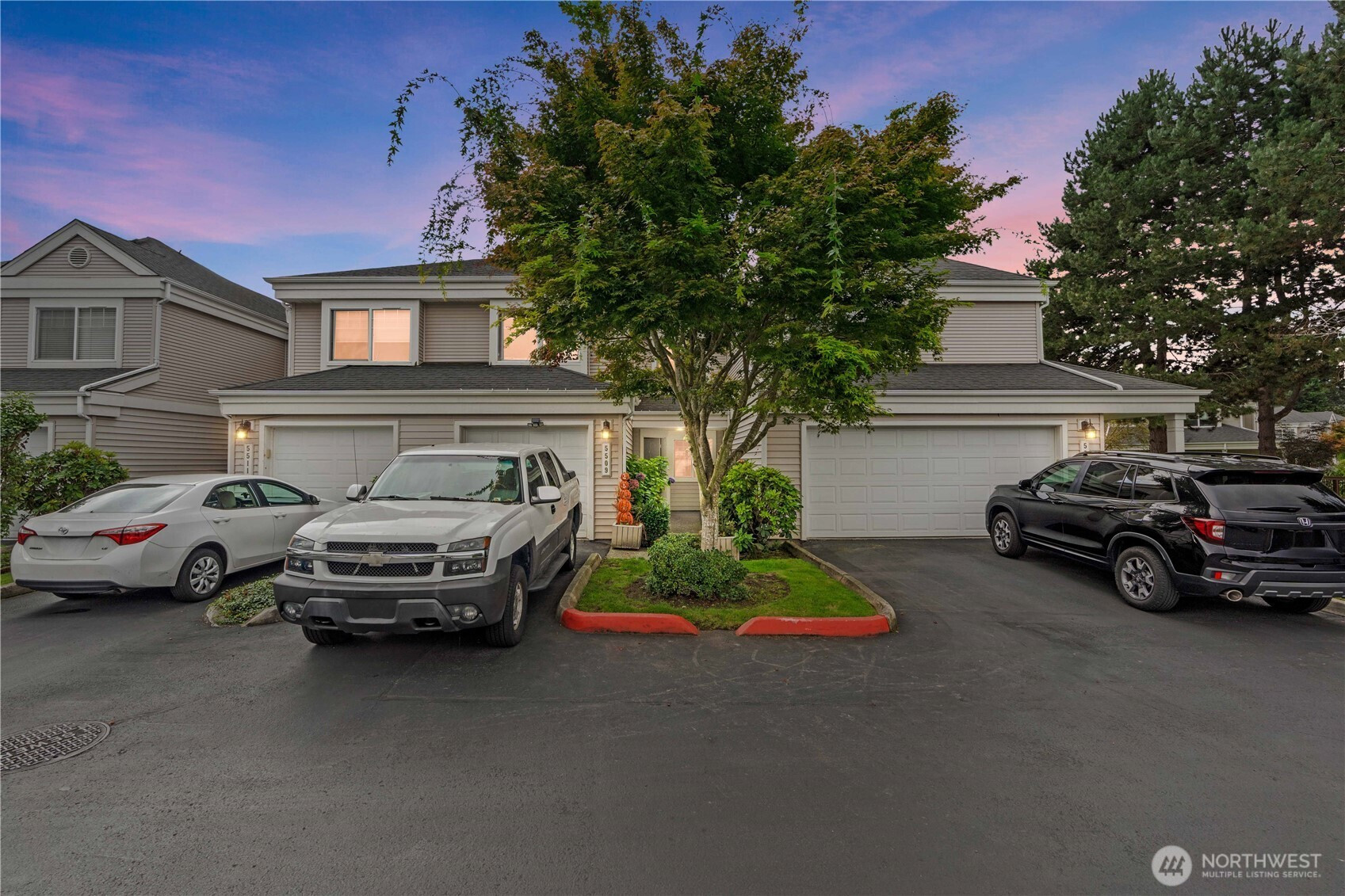 5509 S 237th Place, Kent, WA 98032