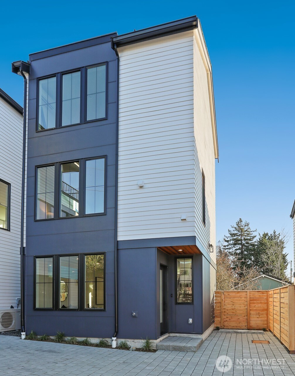 8757 Palatine Avenue N, Seattle, WA 98103