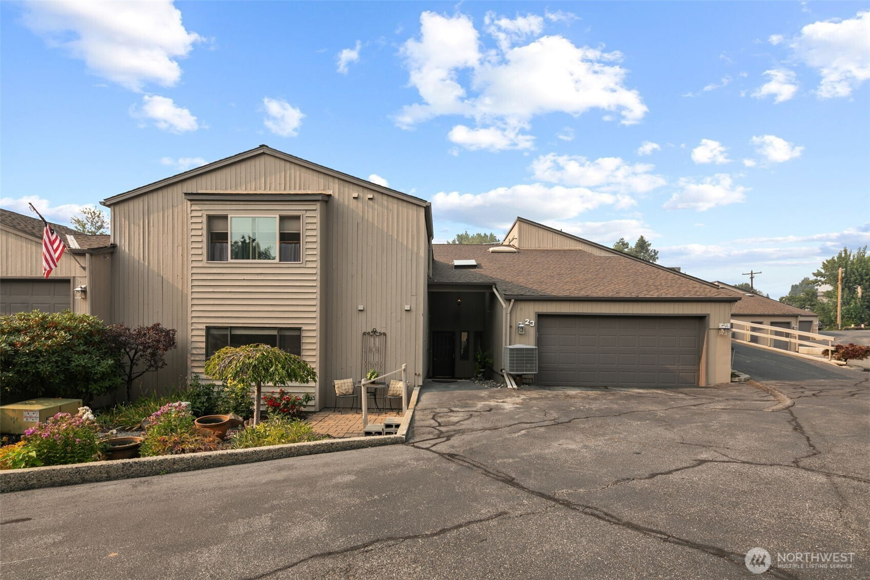 225 19th Street NE, East Wenatchee, WA 98802