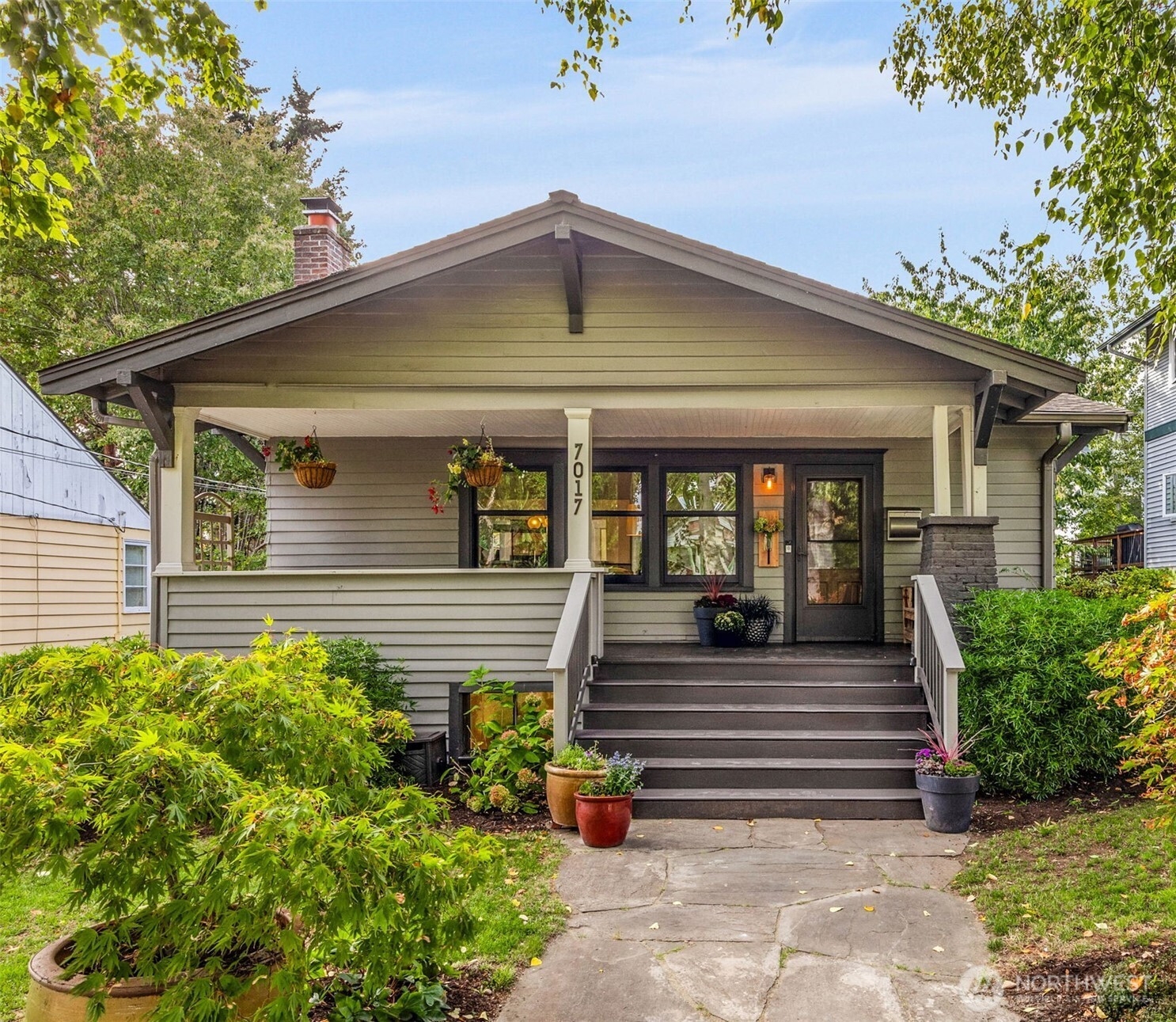 7017 12th Avenue NW, Seattle, WA 98117