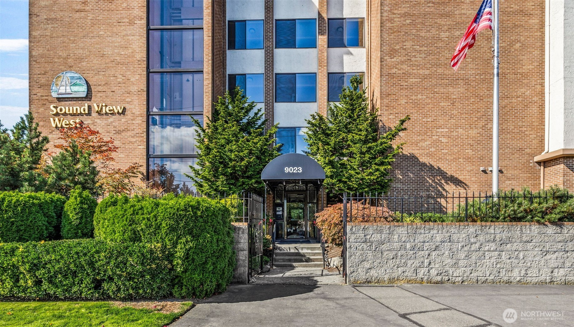 9023 Mary Avenue NW, Seattle, WA 98117