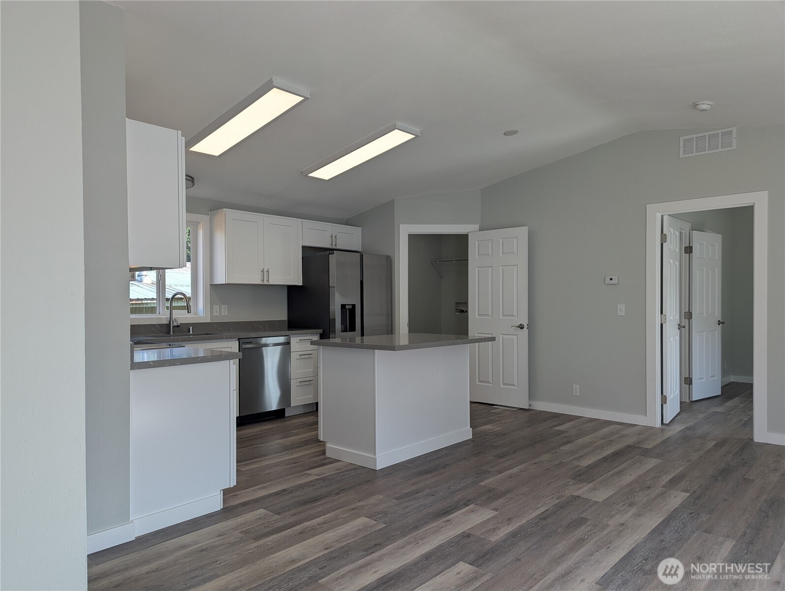 137 Collar Avenue, Morton, WA 98356