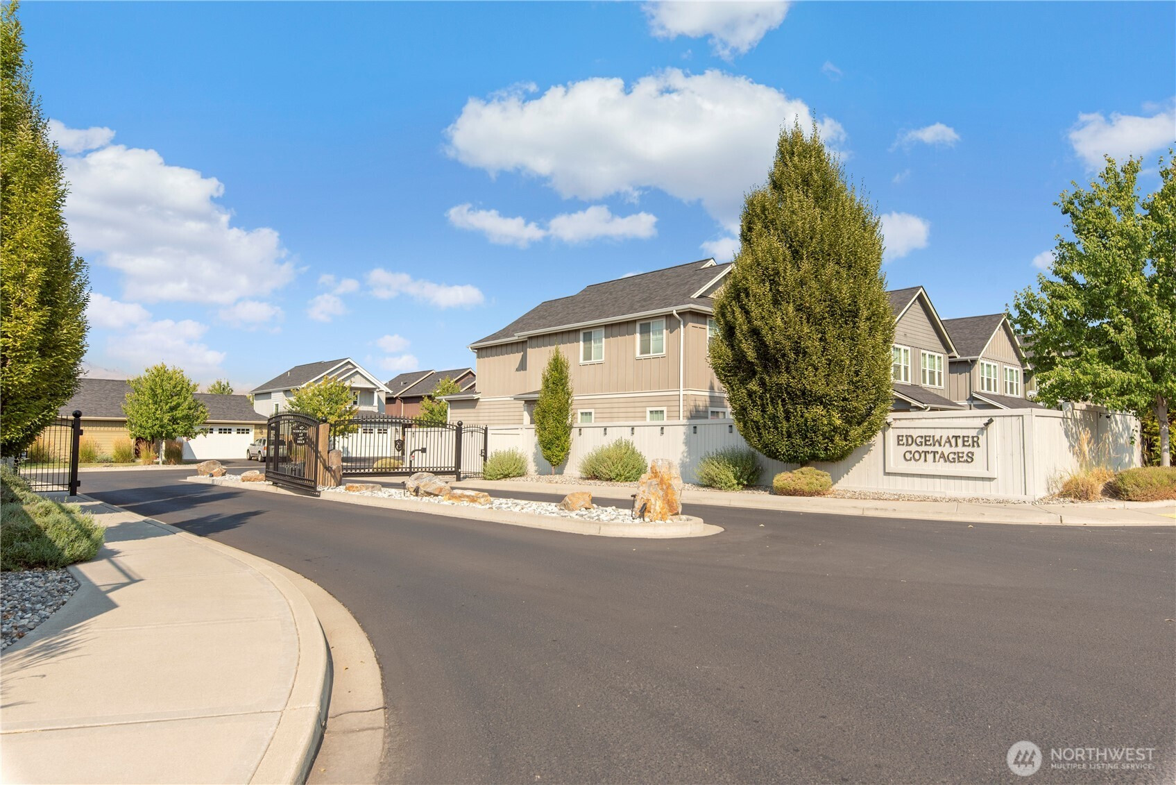2452 NW Columbia Avenue, East Wenatchee, WA 98802