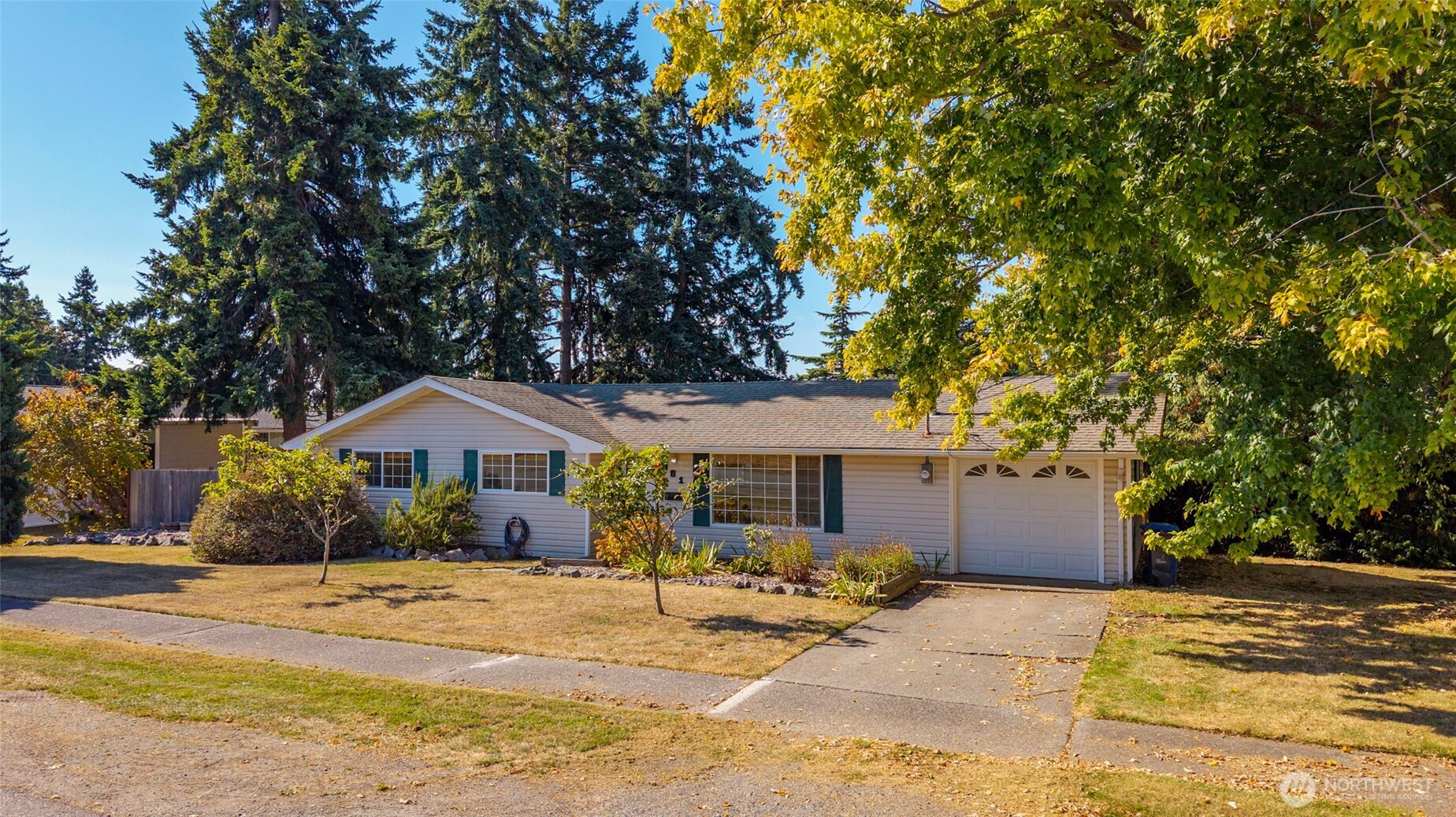 381 NE Queets Street, Oak Harbor, WA 98277