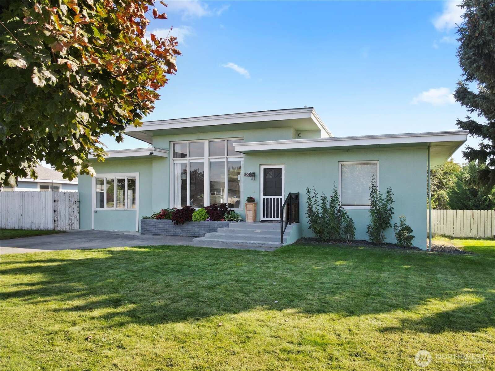 906 E Larch Street, Othello, WA 99344