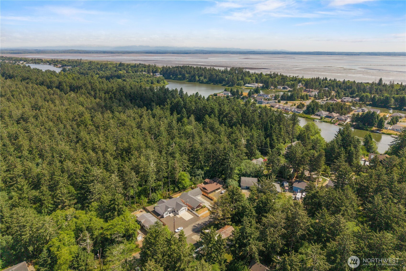 378 Eridani Loop SE, Ocean Shores, WA 98569
