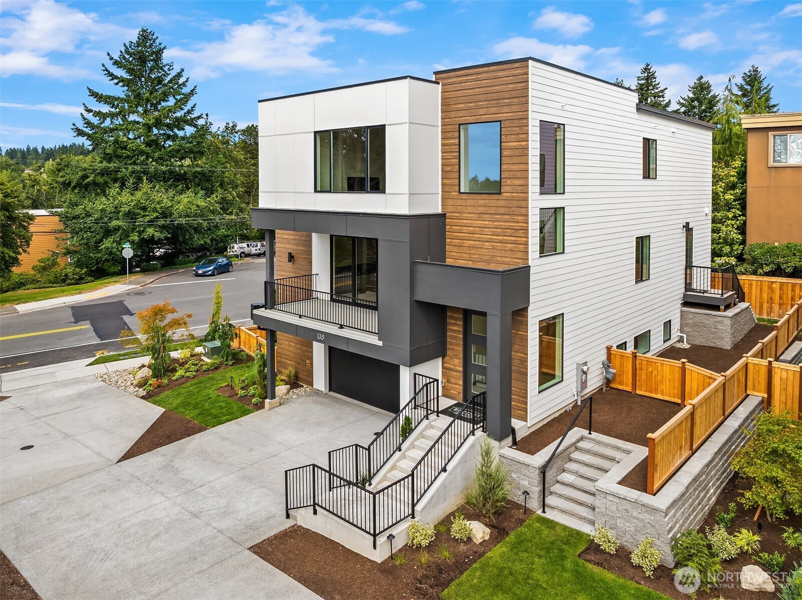 138 8th Court, Kirkland, WA 98033