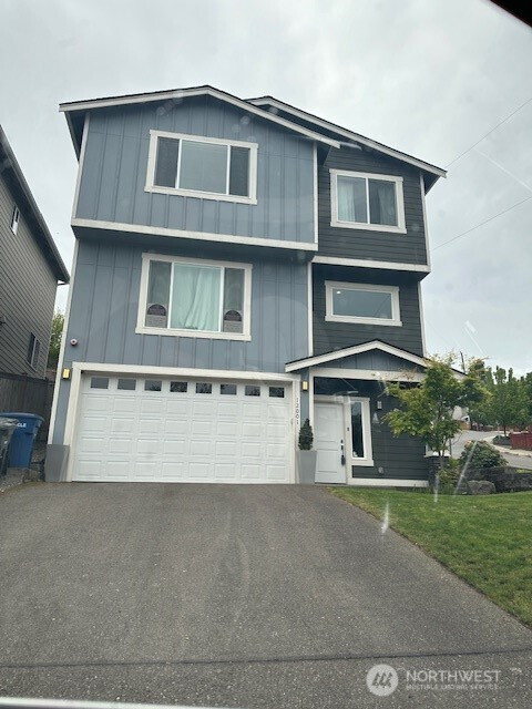 2704 S 120th Place, SeaTac, WA 98168