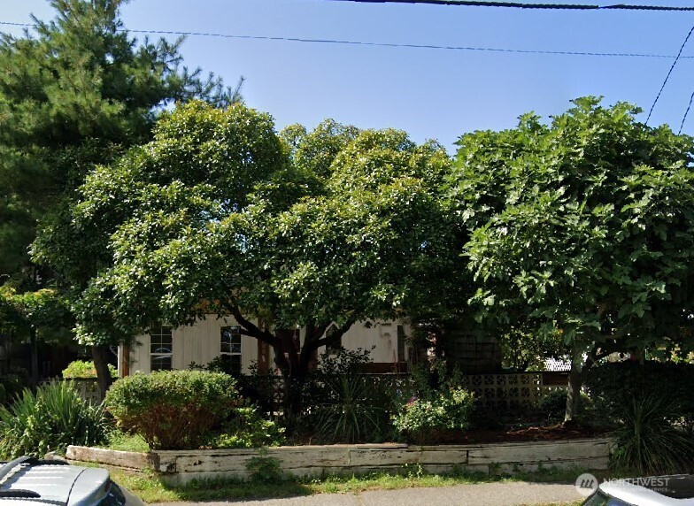 9533 Ashworth Avenue N, Seattle, WA 98103