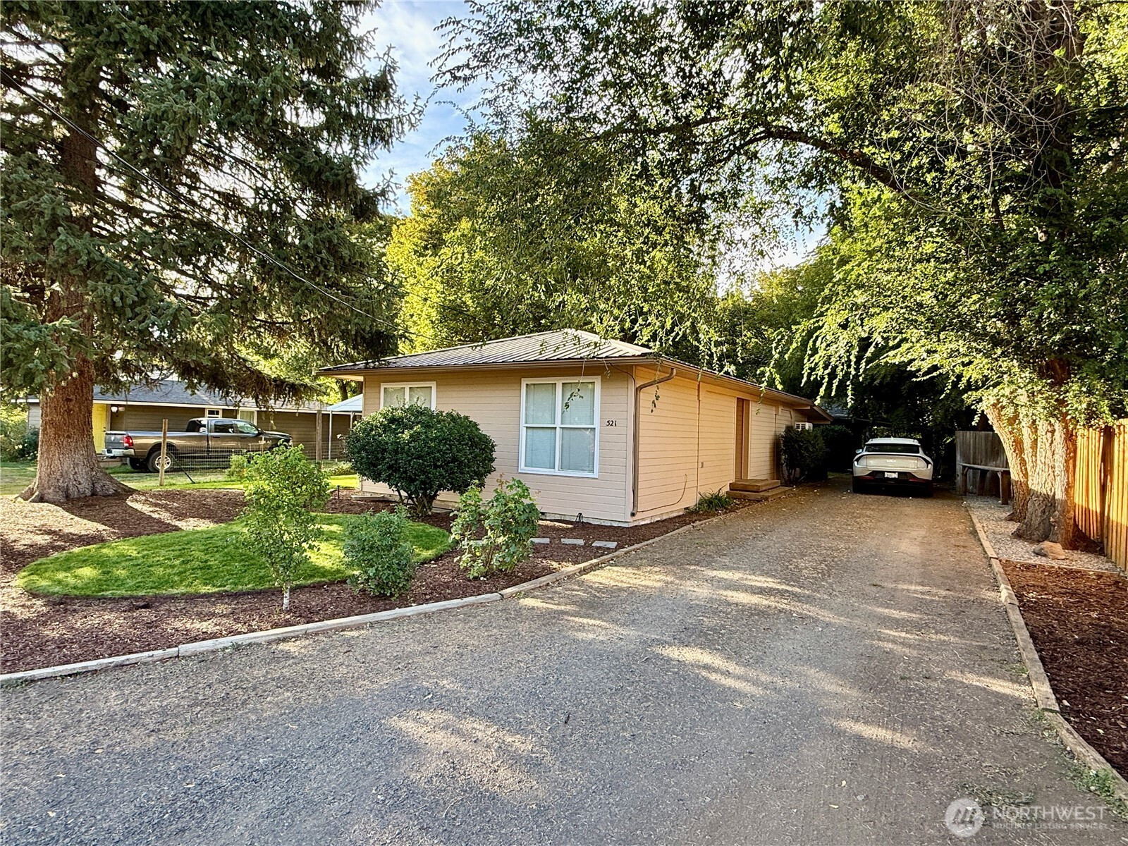 521 E Washington Avenue, Dayton, WA 99328