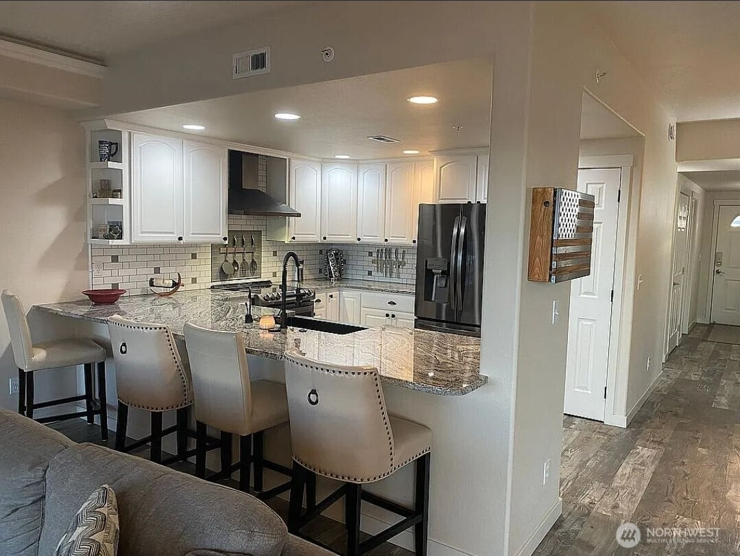 300 Columbia Point Drive, Richland, WA 99352