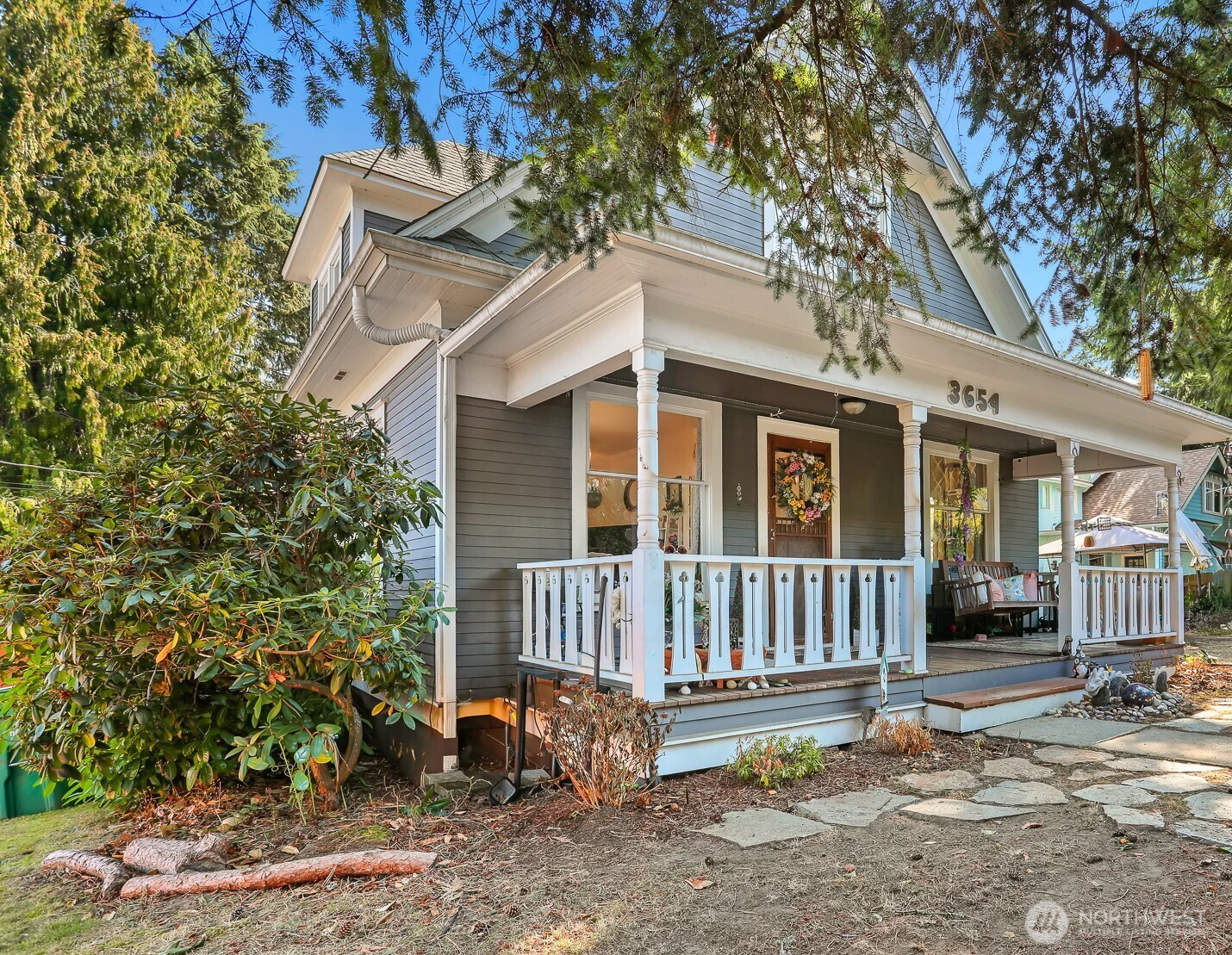 3654 35th Avenue W, Seattle, WA 98199