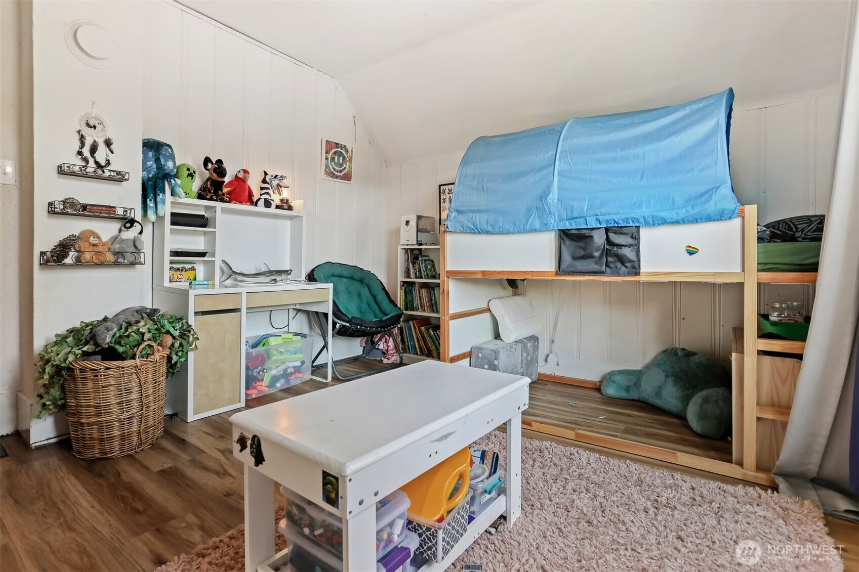 3654 35th Avenue W, Seattle, WA 98199