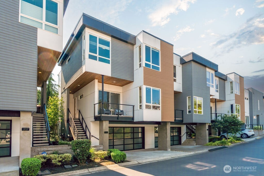 205 4th Court S, Kirkland, WA 98033