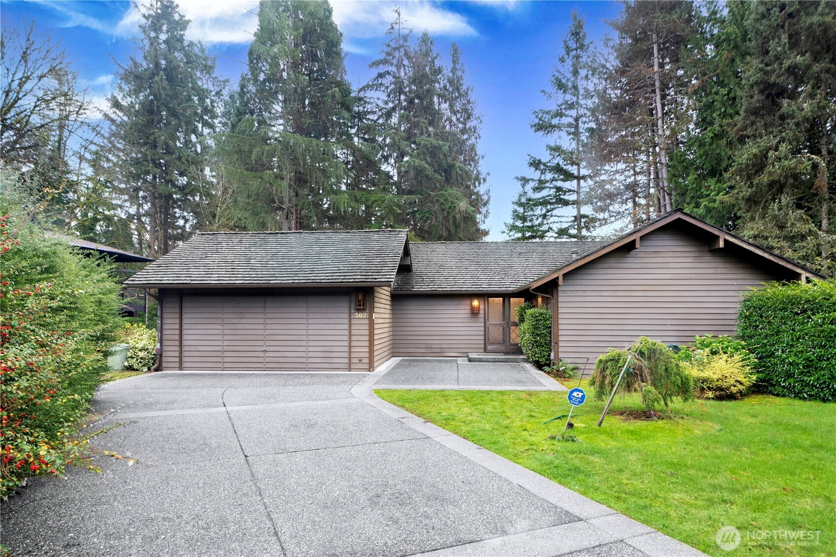 502 130th Avenue NE, Bellevue, WA 98005