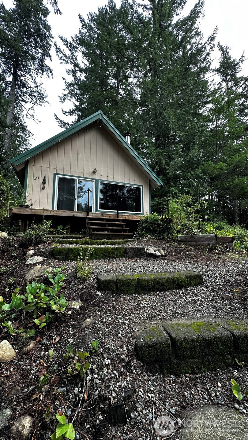 271 Salmon Street, Brinnon, WA 98320