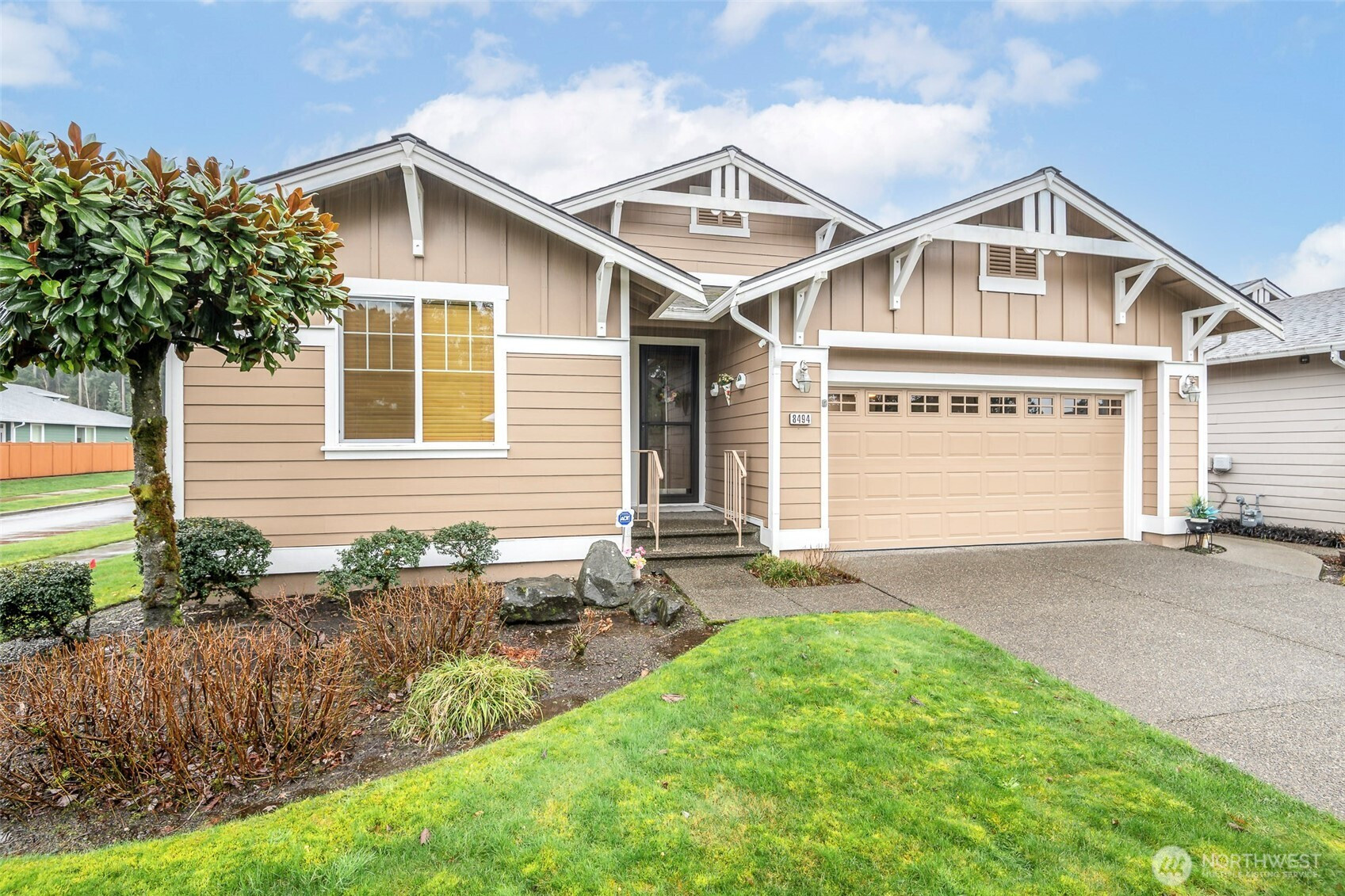 8494 Bainbridge Loop NE, Lacey, WA 98516