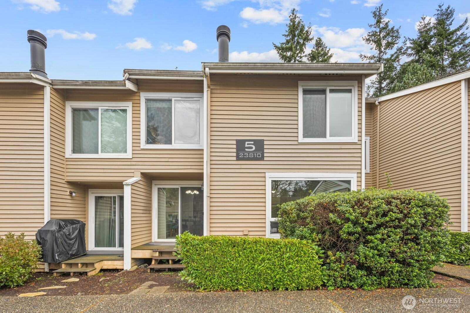 23810 12th Place S, Des Moines, WA 98198