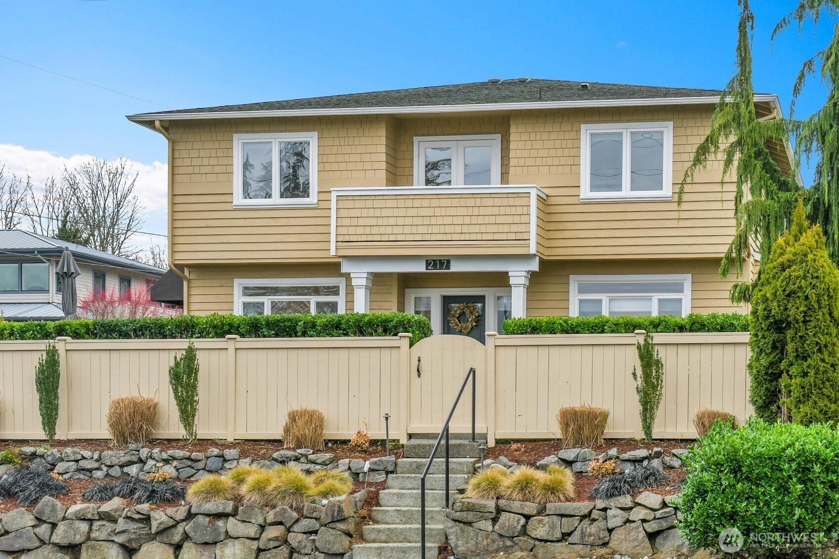217 9th Avenue S, Edmonds, WA 98020