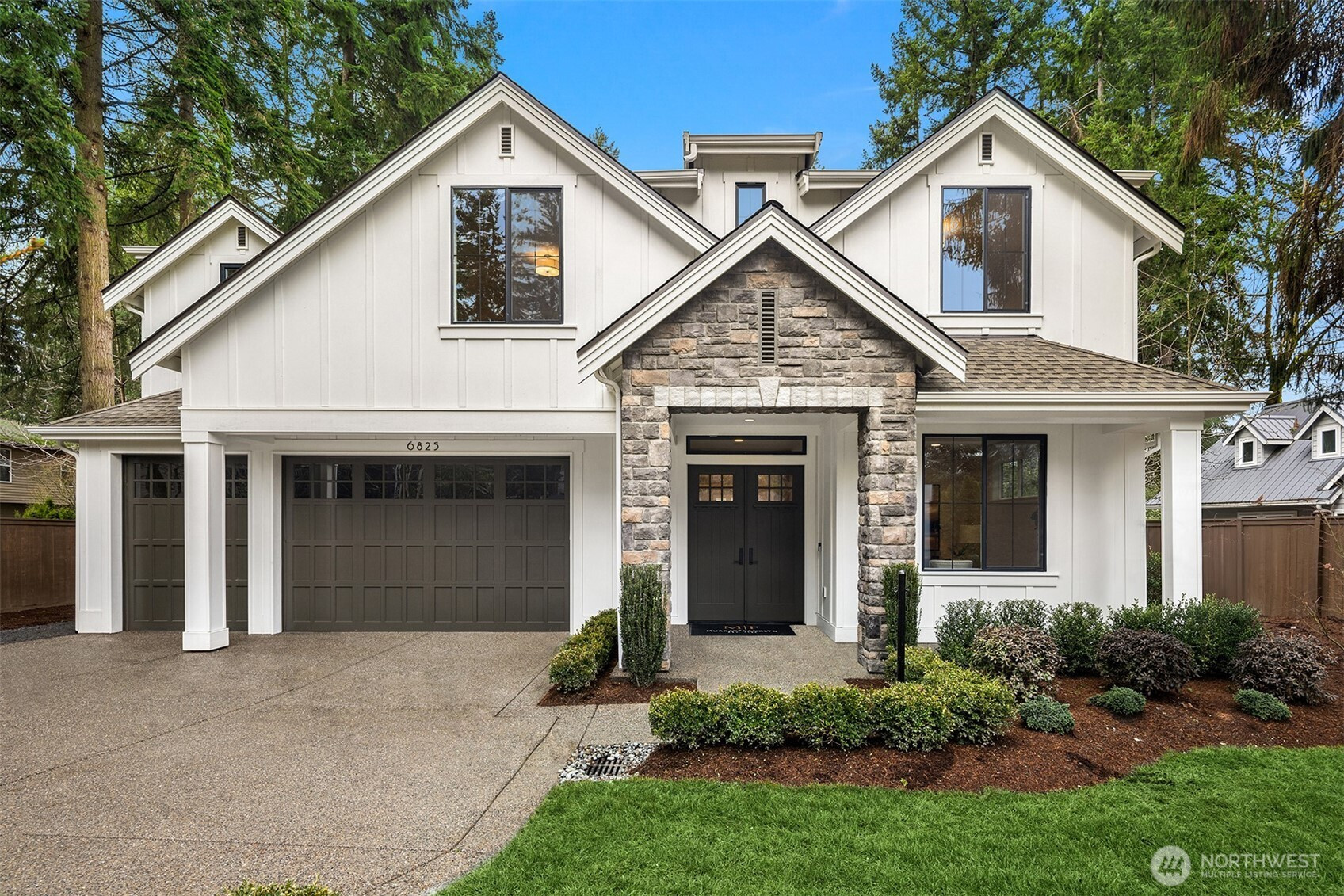 6825 122nd Avenue NE, Kirkland, WA 98033