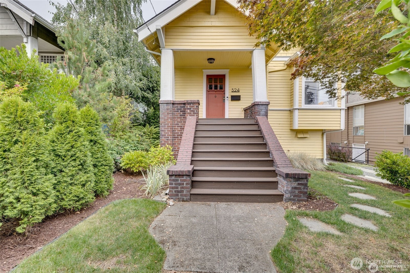 324 NE 50th Street, Seattle, WA 98105