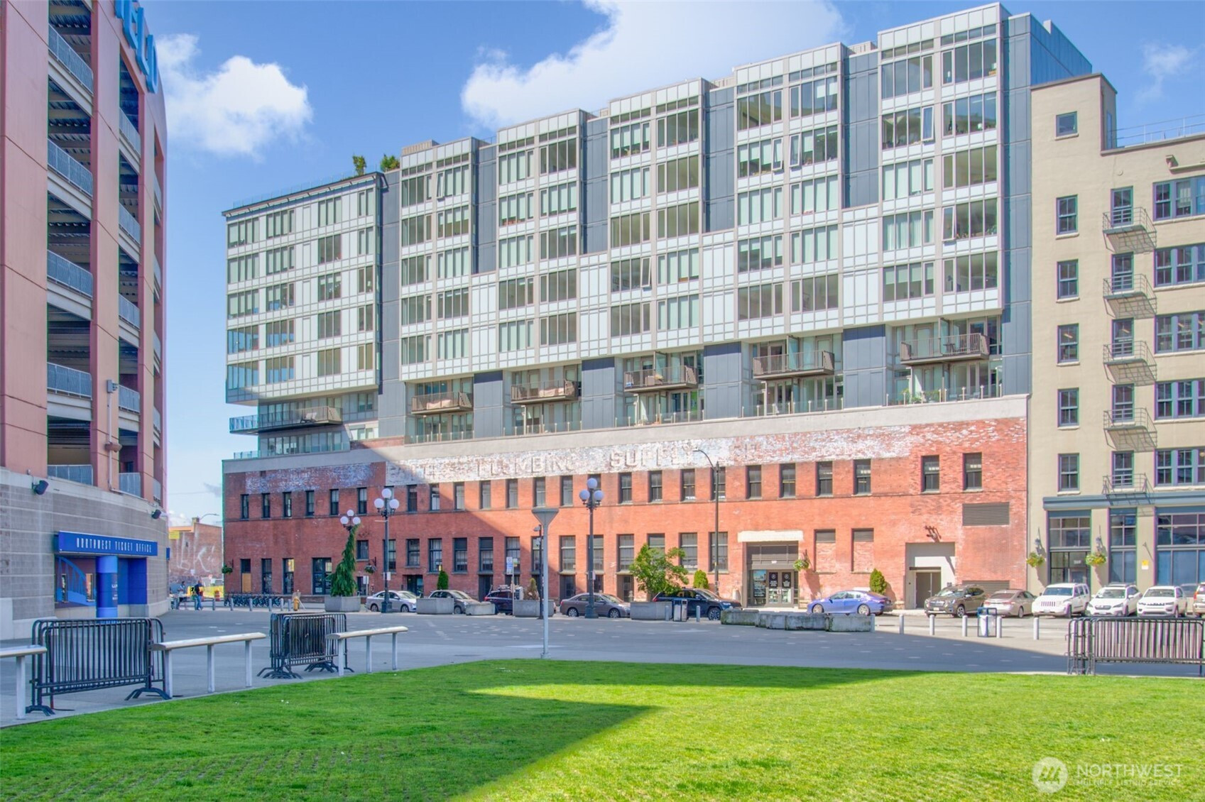 590 1st Avenue S, Seattle, WA 98104