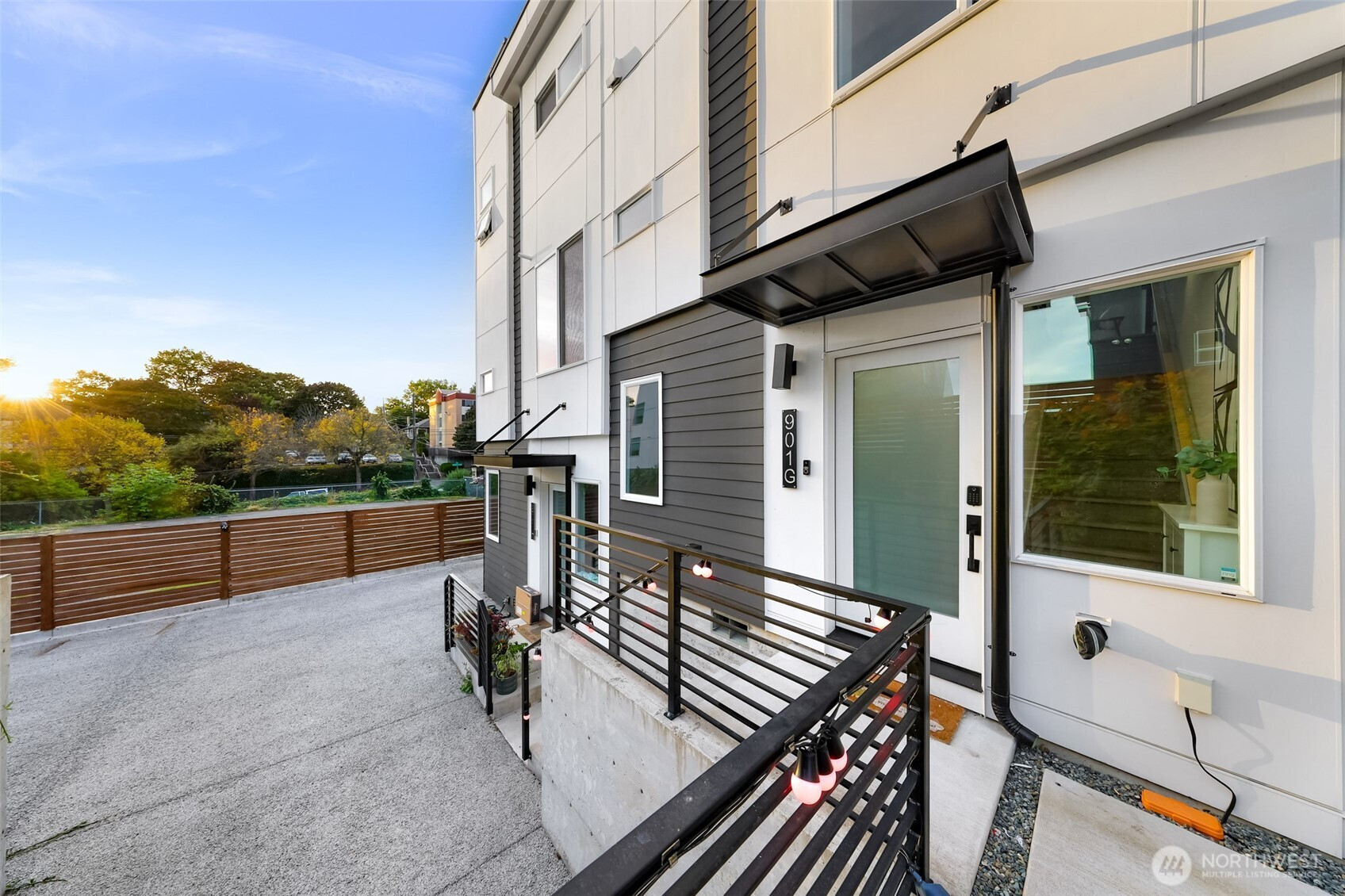 901 28th Avenue S, Seattle, WA 98144