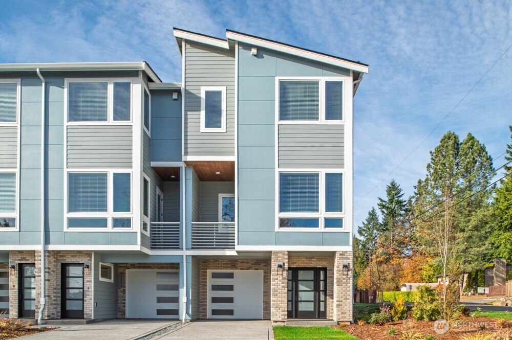 6611 S 128th Street, Seattle, WA 98178