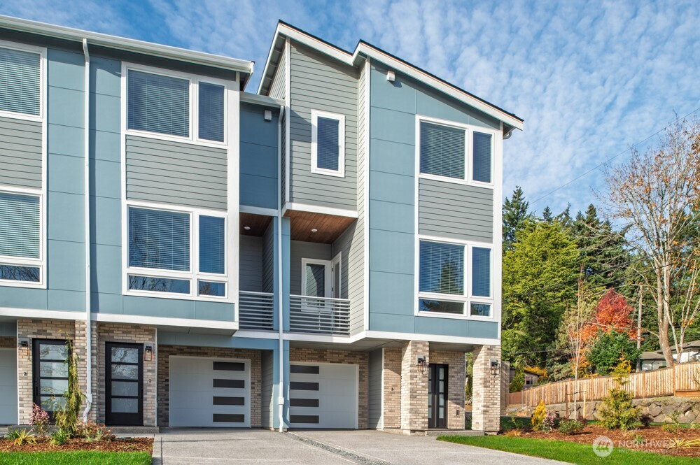 12802 66th Avenue S, Seattle, WA 98178