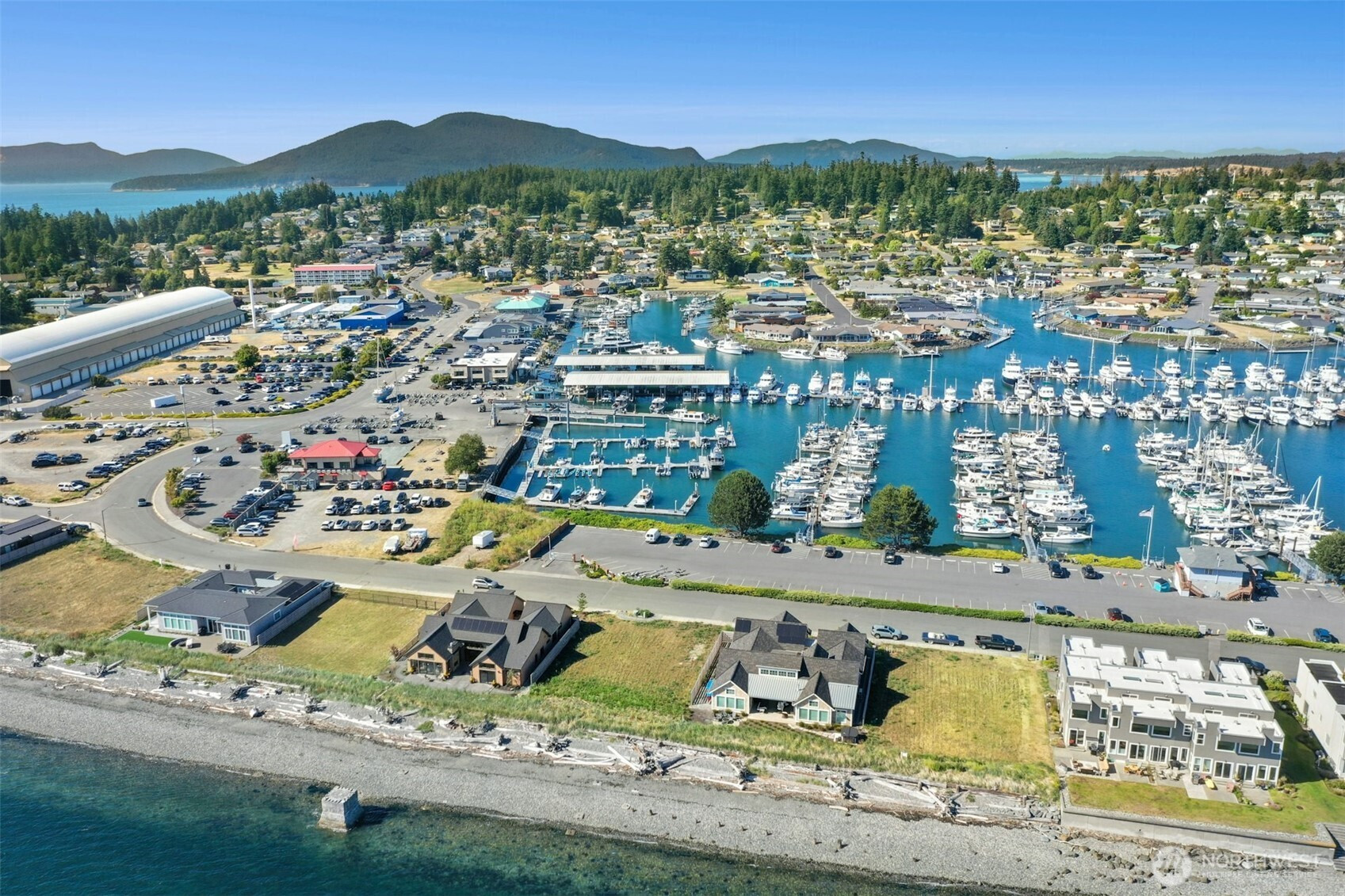 2215 Skyline Way, Anacortes, WA 88221