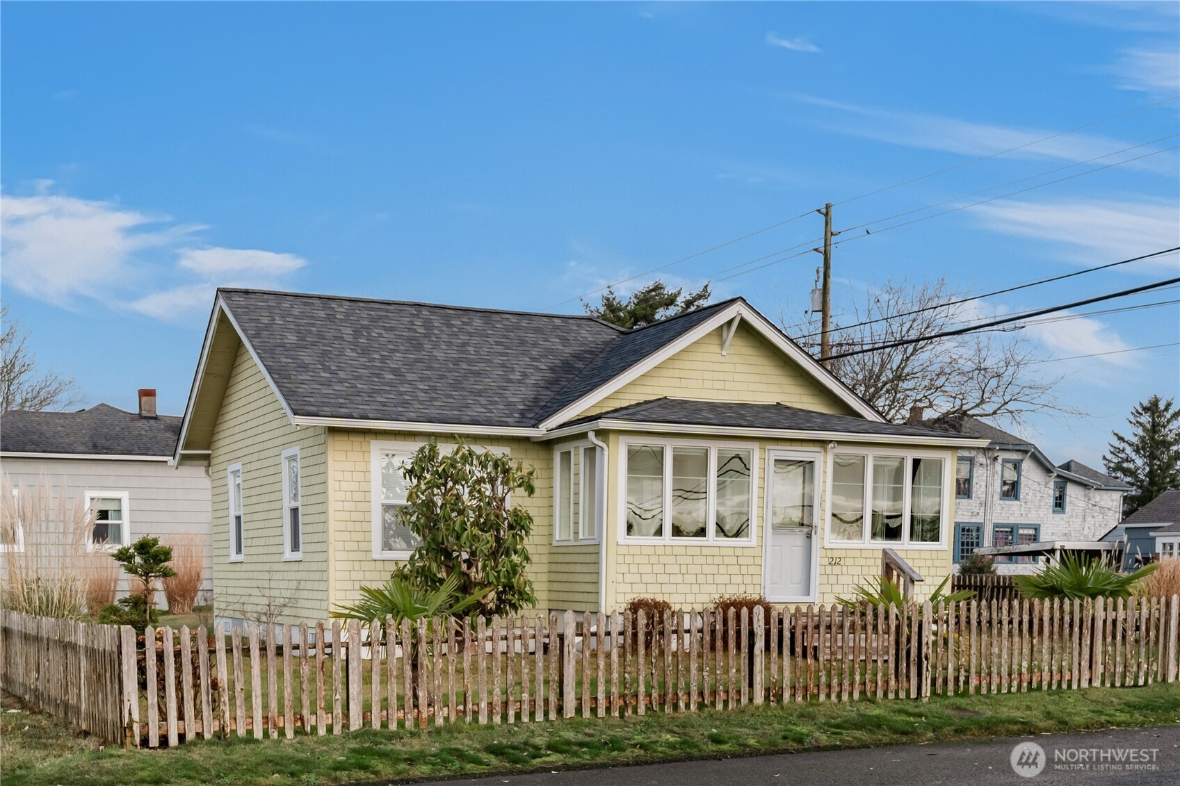 212 2nd Street NE, Long Beach, WA 98631