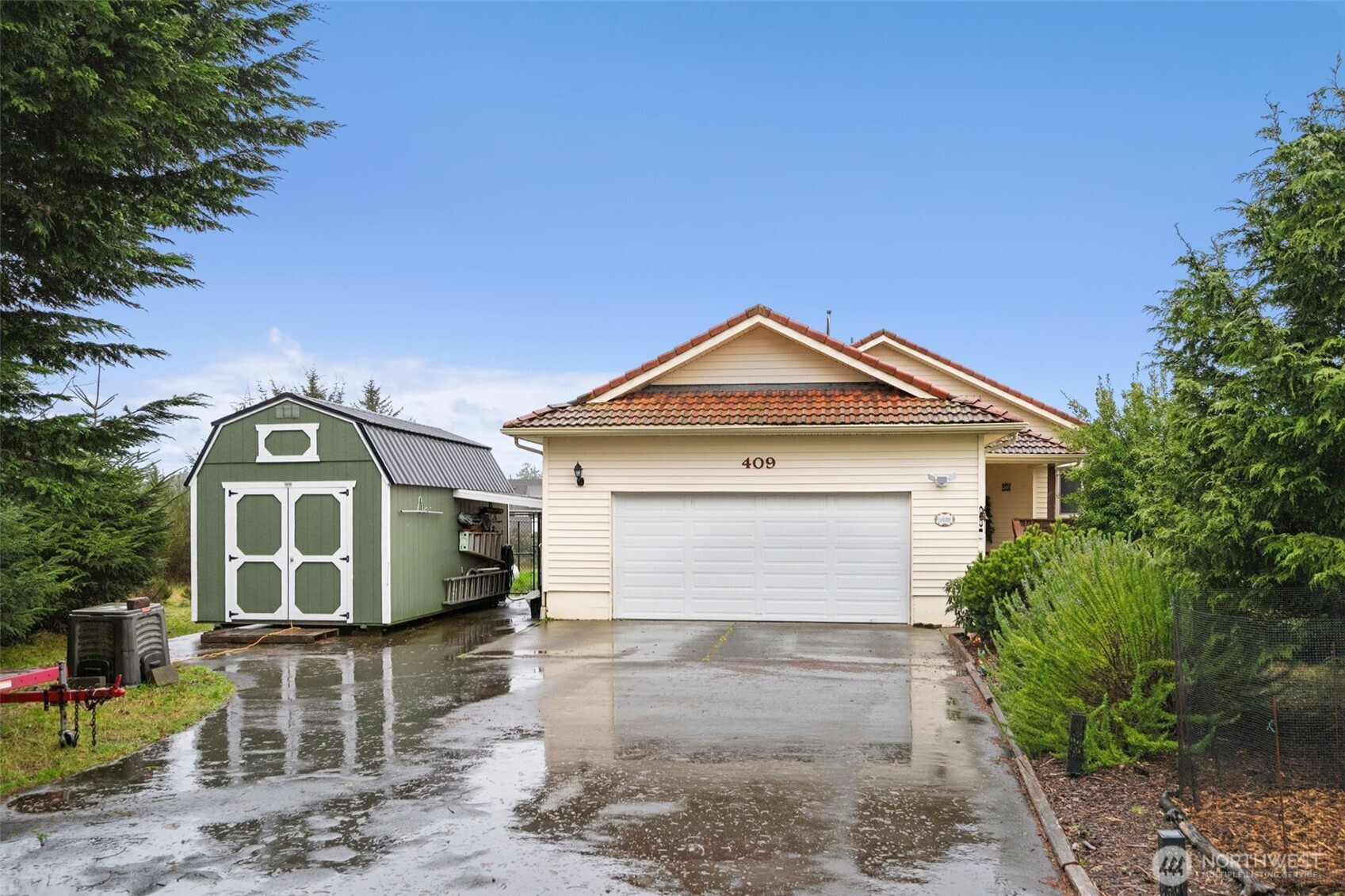 409 Duck Lake Drive SE, Ocean Shores, WA 98569