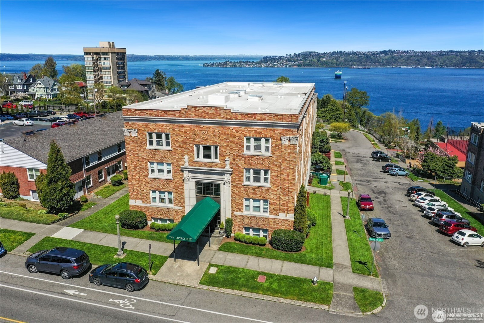 301 Tacoma Avenue N, Tacoma, WA 98403