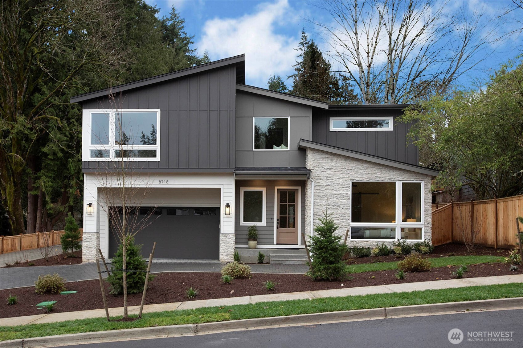 8718 128th Avenue NE, Kirkland, WA 98033