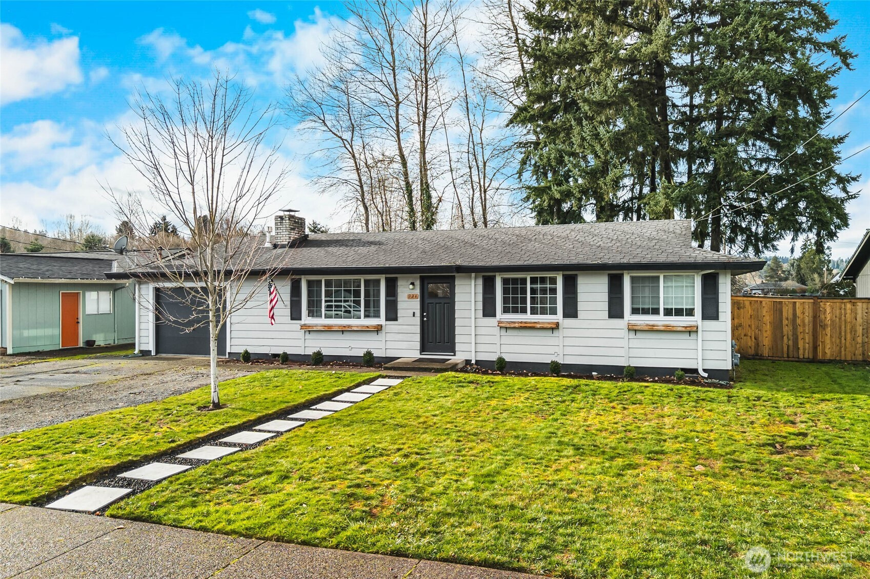 924 9th Street SW, Puyallup, WA 98371