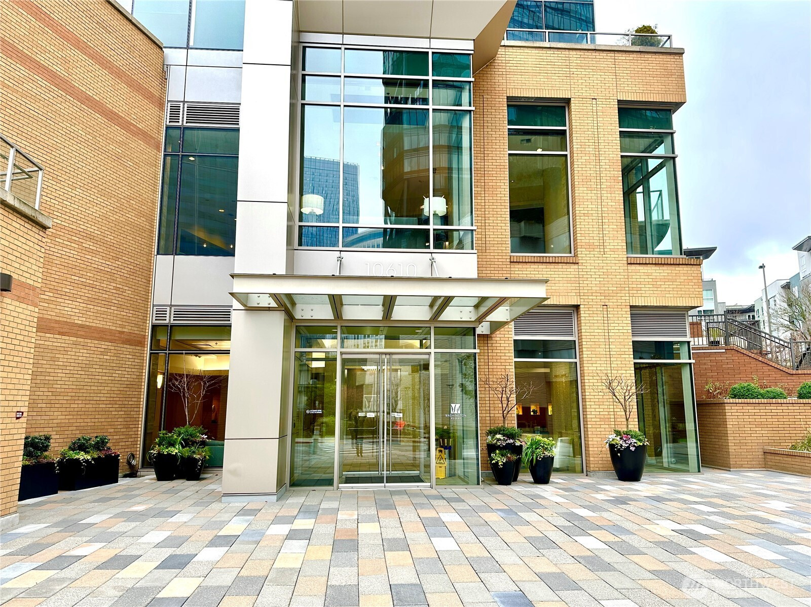 10610 NE 9th Place, Bellevue, WA 98004