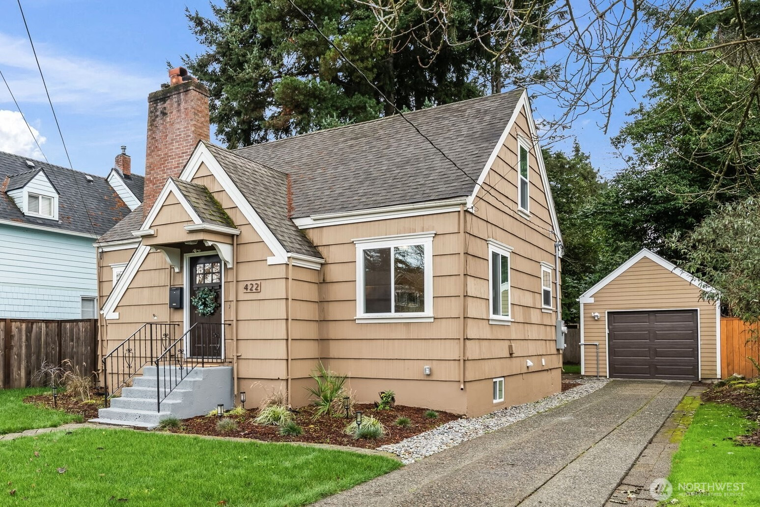 422 8th Avenue NE, Puyallup, WA 98372